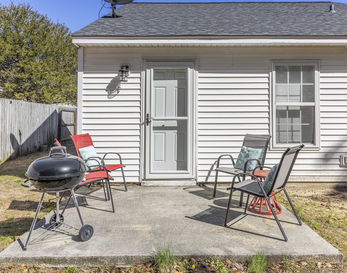 Fenced-in yard great for your dog to join the vacation.